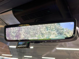 【デジタルインナーミラー】後席の大きな荷物や同乗者で後方が確認しづらい時でも安心!カメラが撮影した車両後方の映像をルームミラー内に表示。クリアな視界で状況の確認が可能です!