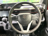 【純正革巻きステアリング】上質な革を使用することで、手にしっかり馴染みとても運転しやすいハンドルです♪