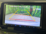 【バックカメラ】駐車時に後方がリアルタイム映像で確認できます。大型商業施設や立体駐車場での駐車時や、夜間のバック時に大活躍!運転スキルに関わらず、今や必須となった装備のひとつです!