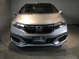 高効率なエンジンをモーターがアシストして走行中の燃費消費を抑えるハイブリッド。停車中もアイドリングストップにより燃費消費と排出ガスをなくします。