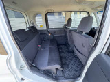 【後部座席】後席も広々としていますので同乗者の方もリラックスしてお乗りいただけますよ(*&rsquo;▽&rsquo;)