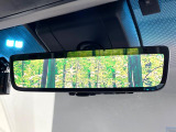 【デジタルインナーミラー】後席の大きな荷物や同乗者で後方が確認しづらい時でも安心!カメラが撮影した車両後方の映像をルームミラー内に表示。クリアな視界で状況の確認が可能です!