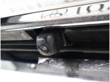 バックカメラが付いているので後方確認が非常にしやすいです。今や運転初心者も熟練者も必須装備!ついていて損はないですね♪