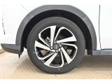 純正なので車に似合うデザインになっていますね。スタッドレスタイヤもご相談下さい。