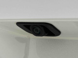 ナビゲーション等を装着した場合にバックするとき後方の安全確認ができるバックカメラが付いてます