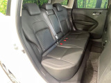 後部座席も気になるようなキズ・汚れやへたり等、大きなダメージはなく、良好な状態です。