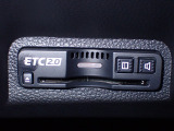 デザインスッキリのビルトイン『ETC』!高速道路の特典はもちろん、キャッシュレスなので料金所では徐行するだけで通過可能です!