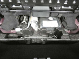 スペアタイヤレス車です。応急セットを搭載しております。