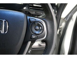 Hondaセンシングの機能のひとつ、アダプティブクルーズコントロール付!アクセルから足を離しても設定したスピードと前車との車間を保ち走行してくれます!車線維持もアシスト☆高速道路で疲労軽減ですね☆