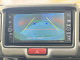 【バックモニター】駐車時に後ろの映像がナビゲーションにうつるので駐車がらくらく★車庫入れが心配な方もバックモニターで安心★