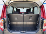 普段のお買い物や通勤、送迎等に十分な荷室スペースを確保しております。セカンドシートを倒すと、大きな荷物の積載も可能です♪