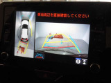バックガイドモニターを装備しています、車庫入れもラクラクです。パノラミックビューモニターを搭載しています、上からの画像も表示されます。