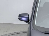 【ウインカー付ドアミラー】視認性が上がり、車・バイク事故防止にもつながります。