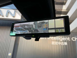 たくさん人や荷物を乗せてもクリアな視界を確保してくれるスマートルームミラー!