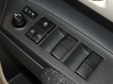 電動格納式ドアミラー・パワーウインドウを装備しています。