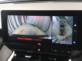バックガイドモニターで、後方を確認しながら安心して駐車することができます。運転初心者も熟練者も必須の機能ですよ!