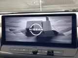 【メーカー純正ナビ】インテリアに溶け込むスタイリッシュな「専用設計」メーカーナビを装備♪視認性や操作性など基本性能にも優れ、より上質なカーライフをお楽しみいただけます。