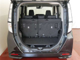 開口部の広いラゲージスペースは、荷物をラクラク積み込めます。