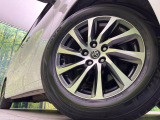 【純正17インチアルミホイール】外観にマッチした純正アルミホイールを装着しております。各種社外アルミホイールや、スタッドレスタイヤも取扱いしております。是非ご相談ください♪