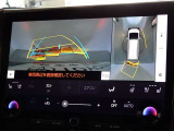 バックガイドモニターを装備しています、車庫入れもラクラクです。パノラミックビューモニターを搭載しています、上からの画像も表示されます。