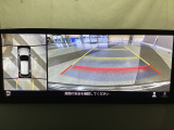 狭い場所での駐車やすれ違いなどでより的確な運転操作に役立つ360&deg;ビューモニターが装備されています。