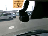 フロント+車室内ドライブレコーダー!車内および車側面の撮影記録が駐車時の安心を高めるとともに走行中の幅寄せ対策や後方撮影(リヤガラス越し)にも対応♪