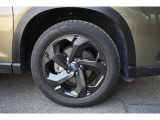 純正18インチアルミホイル/タイヤサイズは225/55R18です