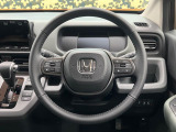 【純正革巻きステアリング】上質な革を使用することで、手にしっかり馴染みとても運転しやすいハンドルです♪