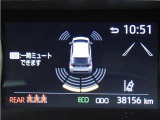 クリアランスソナー付きです。障害物に近づくと、表示や音声で警告してくれるので便利な機能です。