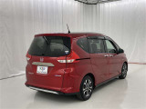 後ろから見ると車の印象も変わりますね♪