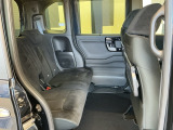 リアシートも広々としていて、座りやすいです。