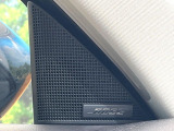 【BOSEサウンドシステム】メーカーオプションの高品位サウンドシステムを搭載。専用のチューニングが施された大小様々なスピーカーから良質なサウンドが奏でられ、臨場感あふれる音響空間を演出します。