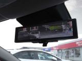 インテリジェントルームミラー:後席乗員ヘッドレスト荷物が写り込み見にくくなりがちな後方視界/後方カメラ映像をミラー面に映します 車内状況や天候に左右されず夜間カメラ感度UPさせクリアな後方視界が得られます
