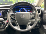 【純正革巻きステアリング】上質な革を使用することで、手にしっかり馴染みとても運転しやすいハンドルです♪