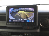 バックモニター付きで、車庫入れやバック時の後方確認をサポート。