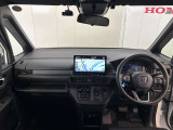 見通しの良い運転席回りとなっておりますので安心して運転をして頂けます!窓が大きいので明るく開放的な室内です