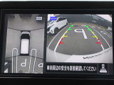 【アラウンドビューモニター】上から見下ろした様な画像で、駐車の際に役立ちます♪  純正ナビですのでナビ画面で大きく確認が出来ます!