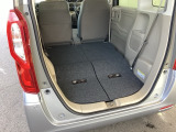 リアシートを前に倒せば荷室容量倍増!天井高・低床設計なので、高さのある荷物や重たい荷物も積み込みやすいですよ。