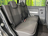 後部座席も気になるようなキズ・汚れやへたり等、大きなダメージはなく、良好な状態です。