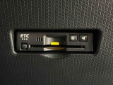 ETCカードを挿入することで高速道路を利用する際の支払いがキャッシュレスに