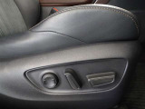 パワーシート搭載。微妙な調整が手軽にでき、ピッタリのポジションで運転することが可能です。