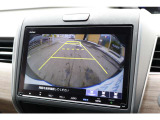 リアワイドカメラシステムを装備!画面に表示されるビュー切り替えボタンを操作するとで、ノーマルビュー・ワイドビュー・トップダウンビューの切り替えが可能。