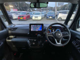 フロントガラスも大きく開放感がありますので、視界が広く運転がとてもし易いです!