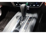 扱いやすい位置に配置されたフロアオートマチックです☆CVTを採用で滑らかでスムーズな走りが楽しめますよ♪