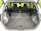後席を格納すると、これだけの広さが!シーンに合わせたシートアレンジで、大きな荷物も積むことが出来ます♪