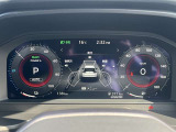大きく見やすいフル液晶メーターです。お手元のステアリングスイッチで車両情報すぐに確認できます!