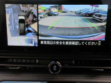 車の真上から見下ろしたような360度視界の良い『アラウンドビューモニター』です♪♪ 苦手な狭い駐車場、暗い所でも確認ができてとっても安心です♪♪