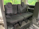 3列目シートはもちろん状態良好☆大人でもゆったりと座って頂けますので、大人数でのお出かけもラクラクです♪ご家族で、気の知れた仲間で、ドライブに行くのが楽しみですね♪