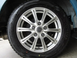 アルミホイール付きで足元もスタイリッシュに!