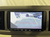 見えづらい車体後方部を映像で映し出してしっかりサポート!難しいバック駐車も安心です♪